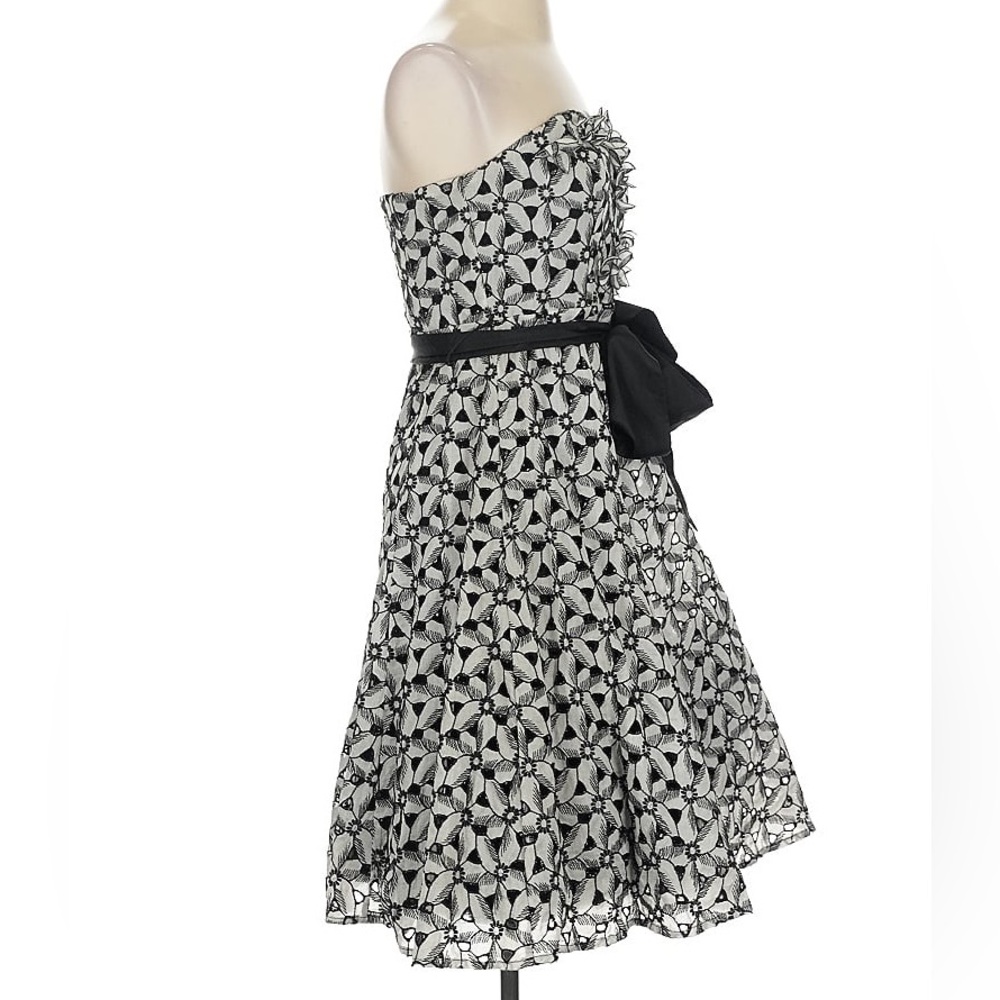 Moulinette Soeurs Floral Aplique Strapless Dress - Picture 4 of 10